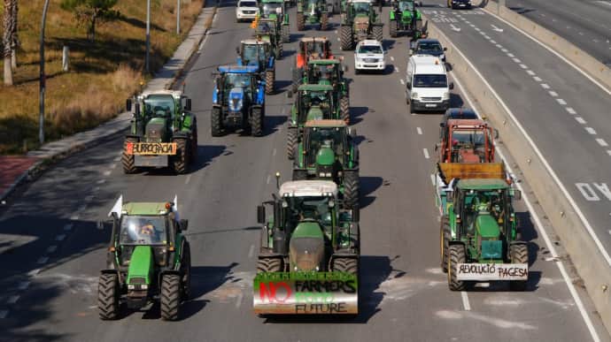 Испанские фермеры протестуют второй день подряд