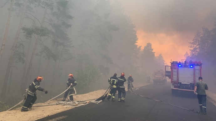 Масштабна пожежа на Луганщині: 4 загиблих, 9 людей у лікарні