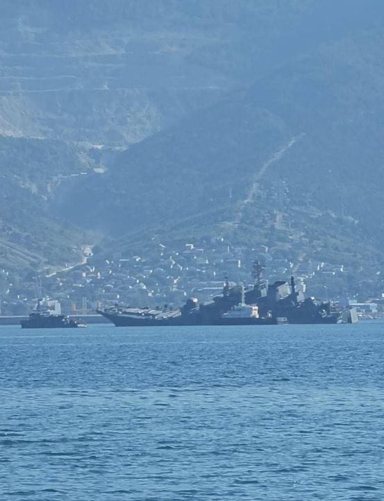 Надводний дрон пошкодив великий десантний корабель рашистів у Новоросійську