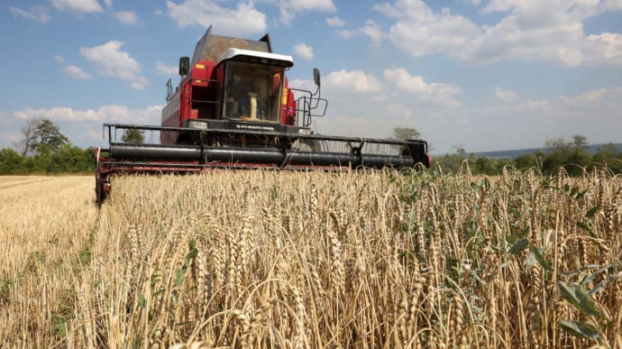 EU to tighten control over Ukraine's grain exports to ease farmers' concerns