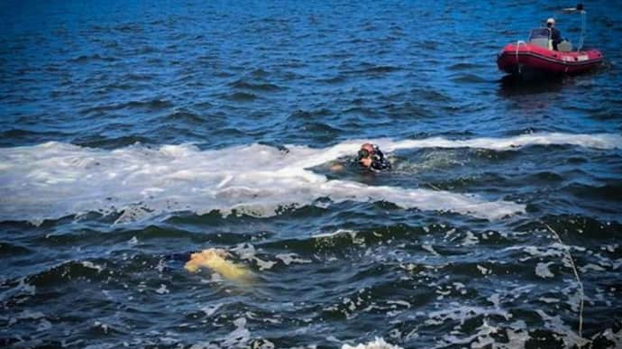В километре от берега в Одессе нашли тело девушки, которую волной смыло в море