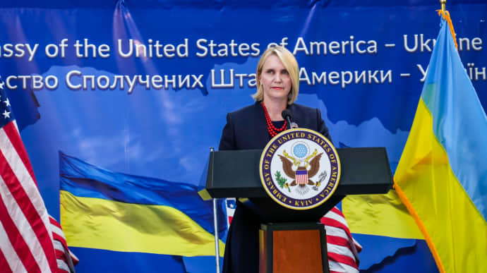 США продовжують шукати спосіб, як доставити українське зерно світу – посол