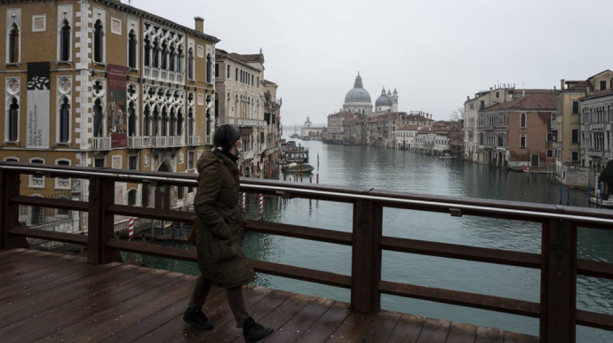 Италия после лет колебаний запретила заход круизных лайнеров в Венецию