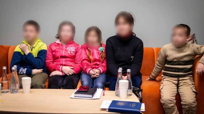 В Украину вернули еще пятерых детей с временно оккупированных территорий