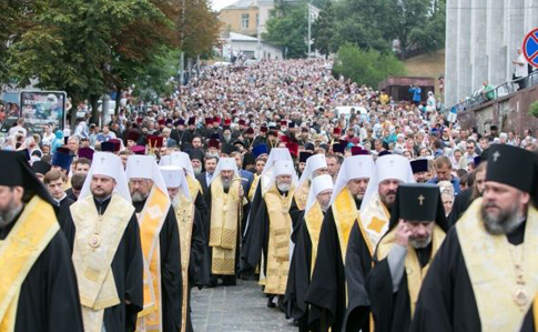 Президент обещает защиту священникам и верующим, которые захотят выйти из-под Москвы