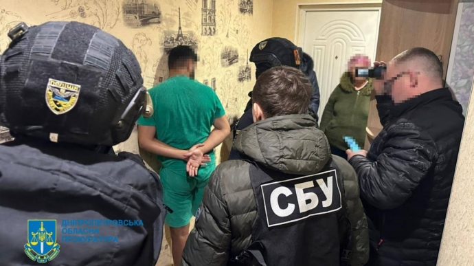 На Дніпропетровщині шахраї ошукали родичів зниклих військових на 3 млн грн