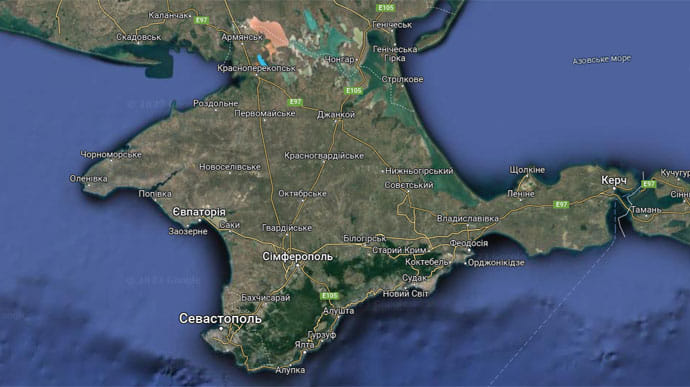 Оккупанты заявили, что Крым якобы атаковали украинские беспилотники и ракета 