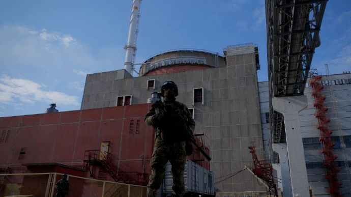 Росіяни завезли Гради на ЗАЕС: поставили біля сховища ядерного палива