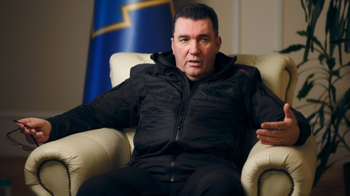 Данилов пообещал, что выносить за ноги из Лавры никого не будут