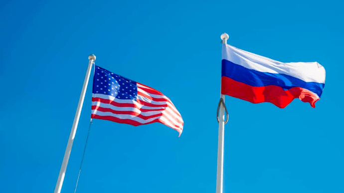 Главные новости пятницы и ночи: Россия против США, вакцинация публичных лиц