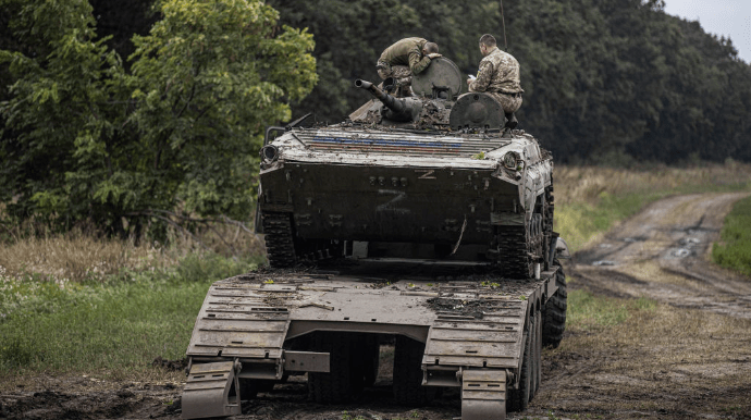 Ukrainian Armed Forces destroy Russian Uragan MLRS and take 2 Russian tanks as trophies