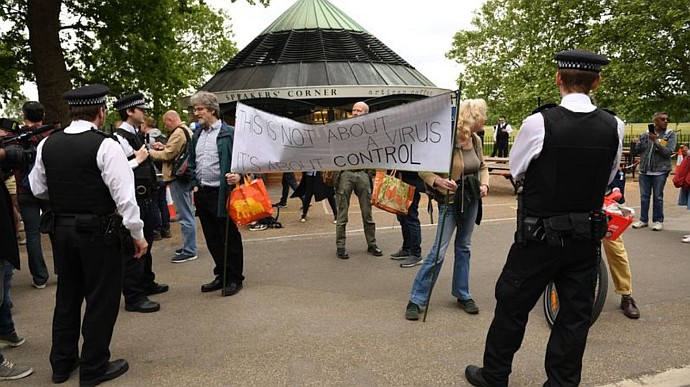 В Лондоне арестовали 19 человек, которые выступали против карантина
