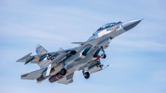 Ukrainian defence intelligence officers destroy Russian fighter jet over Black Sea – video