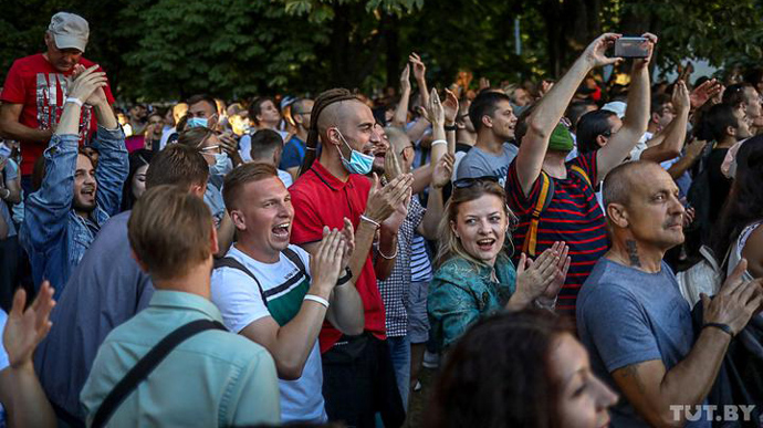 В Минске задержали диджеев провластного праздника: включили Перемен Цоя