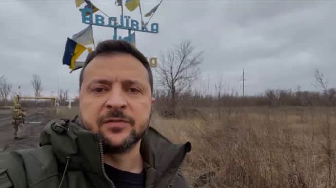 Zelenskyy visits Avdiivka, discusses combat situation with servicemen 