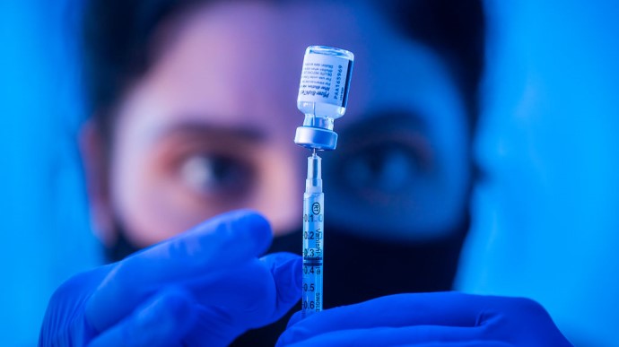 Україна отримала від США 2,3 млн доз вакцини від коронавірусу компаній Pfizer-BioNTech 