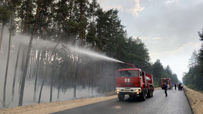 Масштабный лесной пожар вспыхнул на Луганщине, предварительно один человек погиб