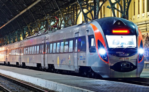 Для эвакуации украинцев из Польши назначили еще один поезд