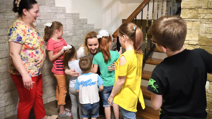 Russians place more than 1,000 children deported from Ukraine under guardianship