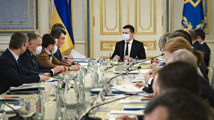 Украинцы считают, что СНБО сильнее, чем Рада и Кабмин