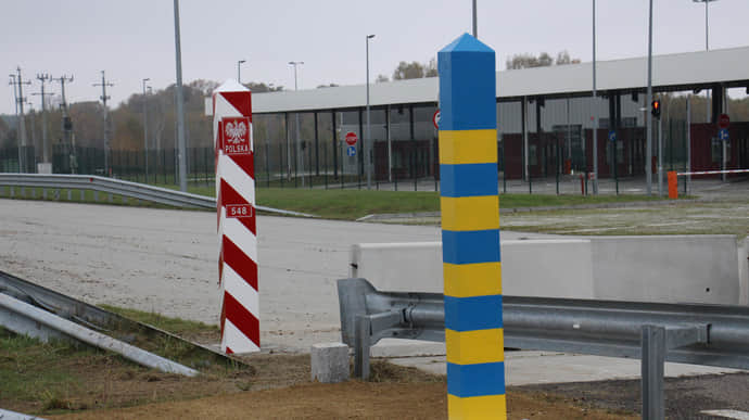 Latvia proposes mediation in talks to unblock Ukraine's border with Poland