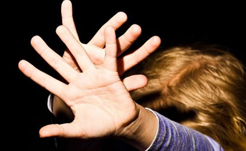 Педагога в Дніпрі підозрюють у ґвалтуванні 12-річної дівчини