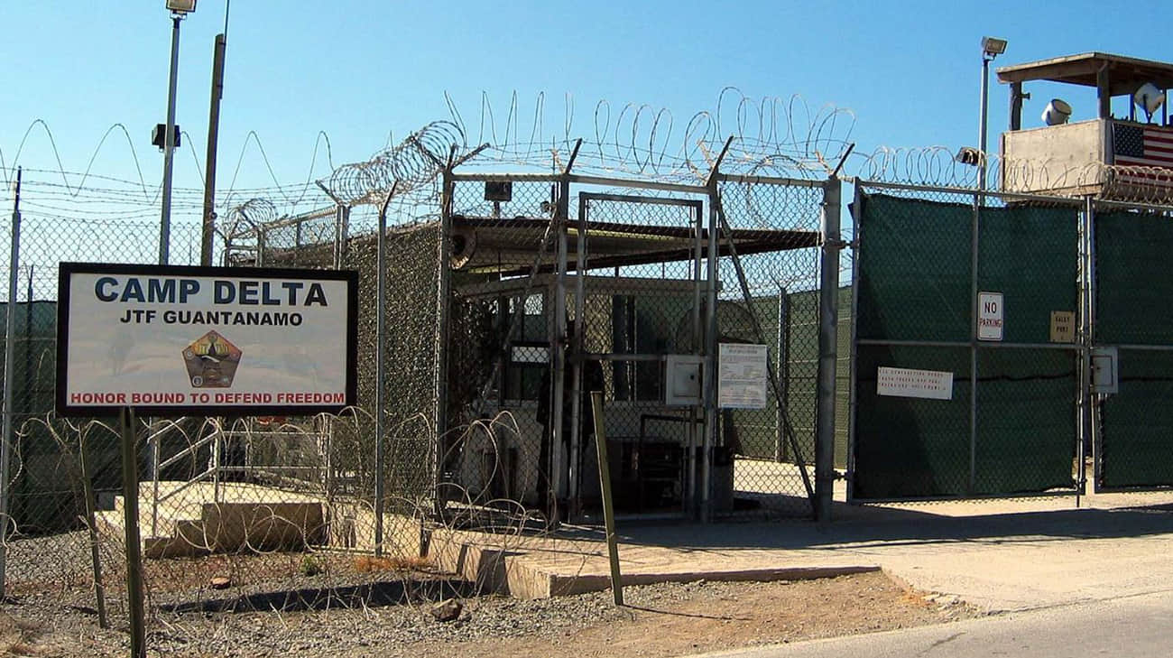 Trump will secretly send thousands of migrants to Guntanama, including Ukrainians – WP