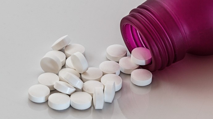 Британия начинает эксперимент по лечению больных противоковидными таблетками – СМИ