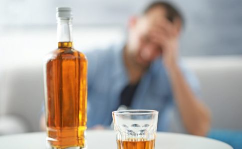 У ВООЗ заявили, що алкоголь не захищає від COVID-19, а навіть навпаки