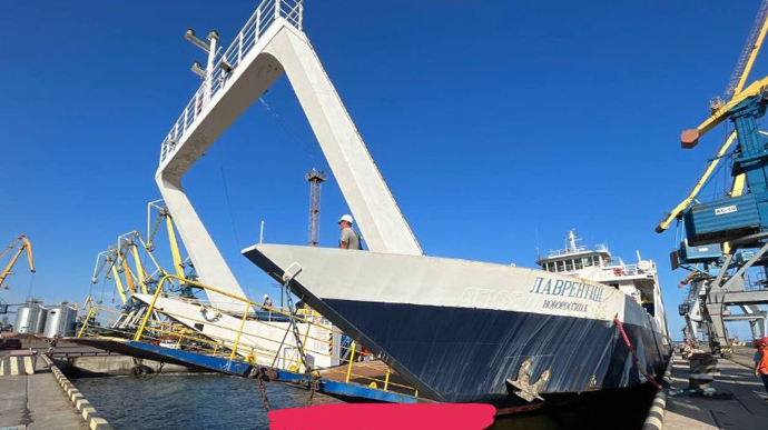 Russian ferry Lavrentii arrives in Mariupol