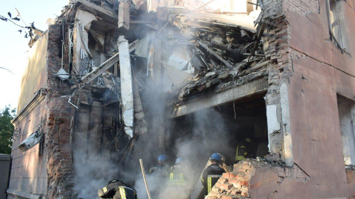 Attack on Sloviansk: one man dies, two people remain under the rubble