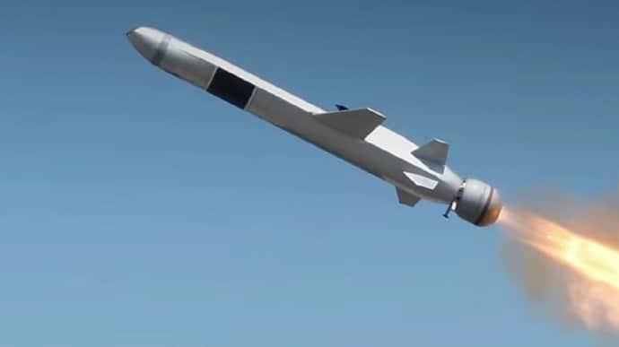 Вражеские ракеты летели на Киев и меняли курс