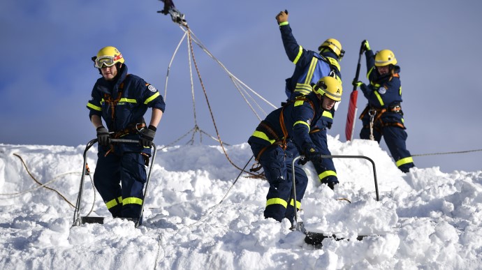 В результате схода лавины в Австрии погибли лыжники