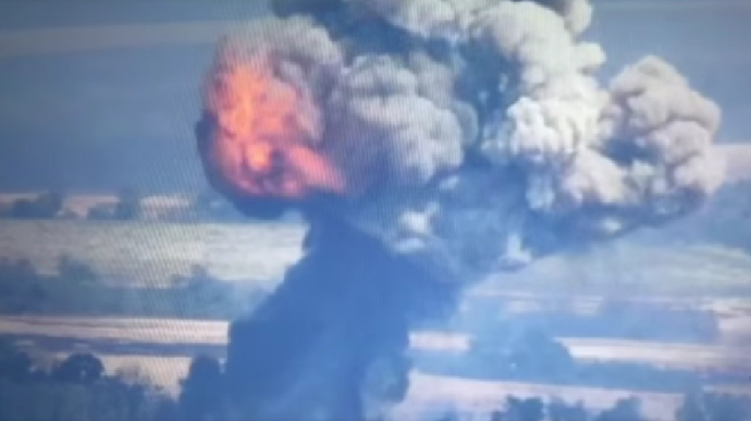 Російському танку зірвало башню після полум'яної зустрічі із ЗСУ