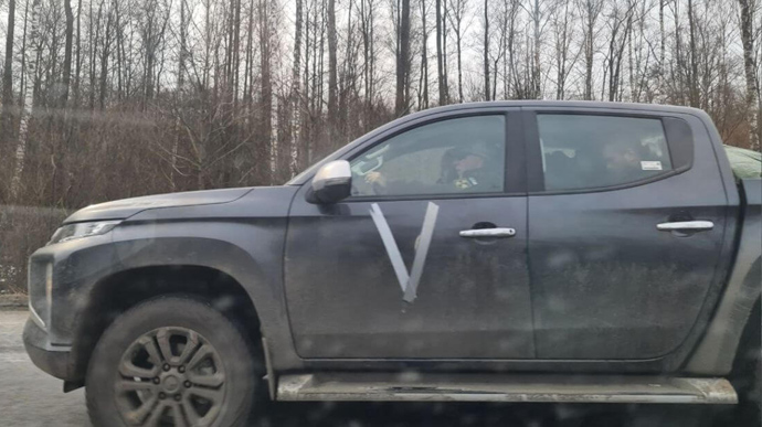 Російські окупанти вивозять із Білорусі викрадені в Україні машини – ЗМІ