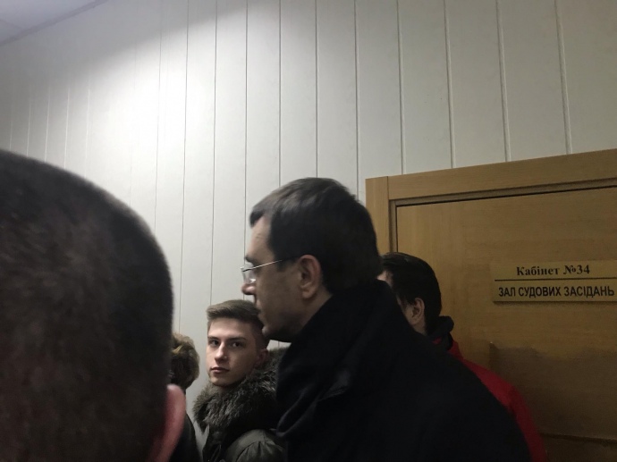 Поддержать Супрун пришел министр инфраструктуры Владимир Омелян