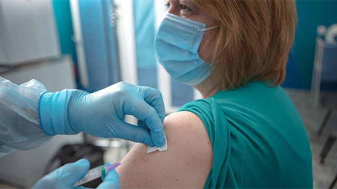 Более 21 млн covid-прививок сделали в Украине с начала вакцинации