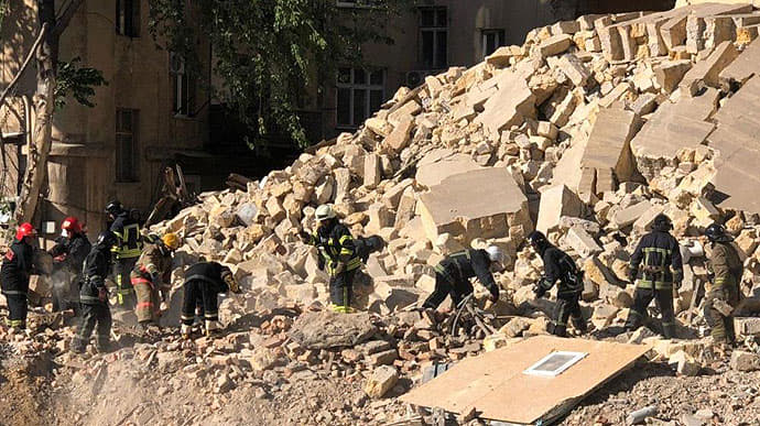 В Одессе обвалилась стена 5-этажки: полиция назвала возможную причину
