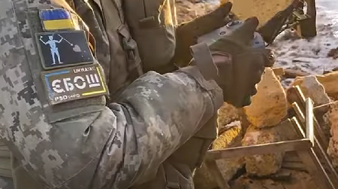 Special Operations Forces show how they attack Russian marines in trenches