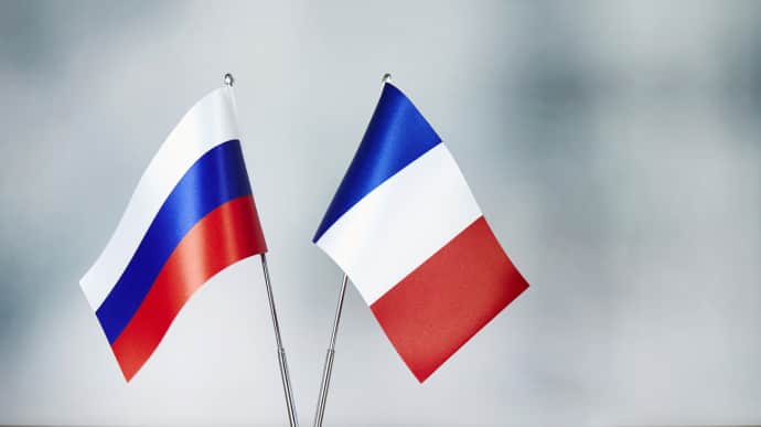 МИД Франции вызовет посла России, чтобы осудить удар по Бериславу, из-за которого погибли волонтеры