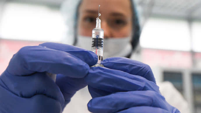 ВООЗ чекає на мільйонні дози вакцин від коронавірусу у 2020 році