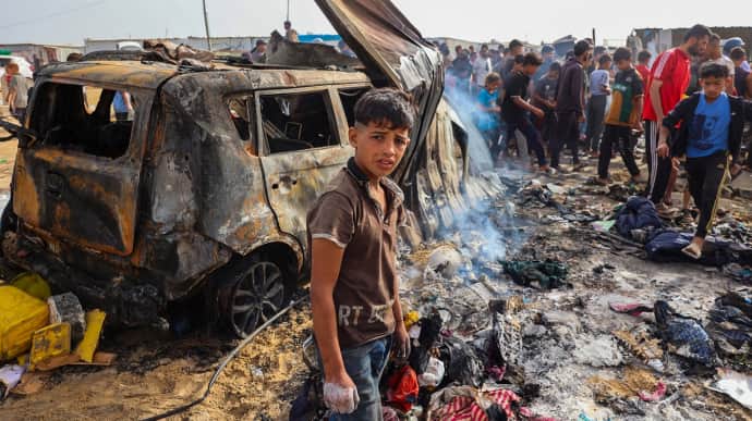 Через удар Ізраїлю по табору біженців у Рафаху загинуло 45 людей