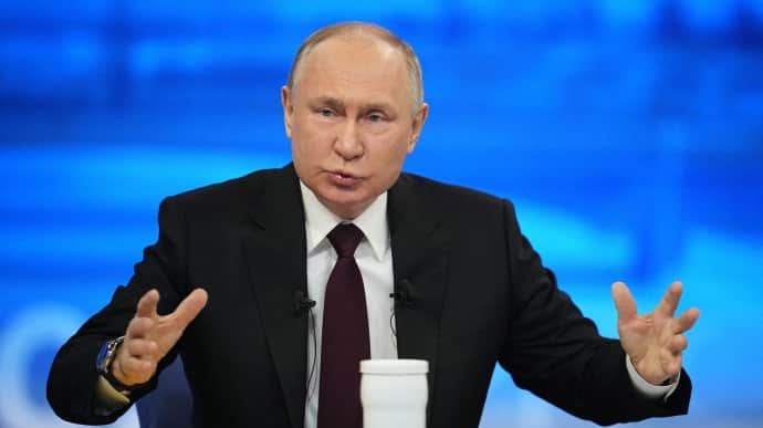 Putin says Ukraine's parliamentary speaker is now de facto country leader