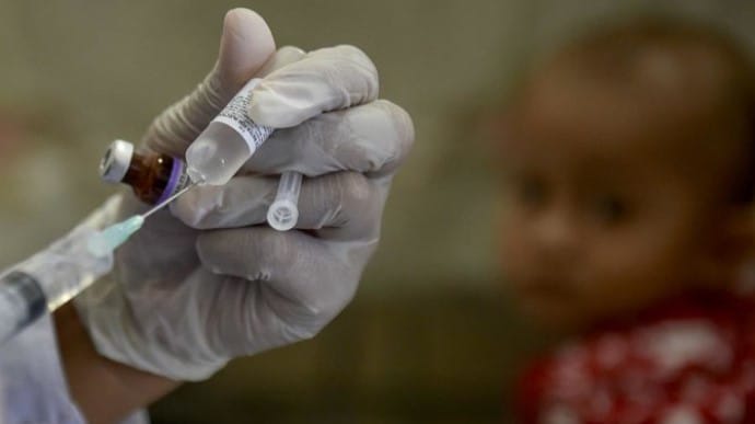 ВООЗ: коронавірусні обмеження призвели до спалахів поліомієліту та кору