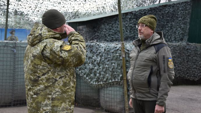 Без допомоги Заходу українська армія не зможе зупинити Росію – Bloomberg