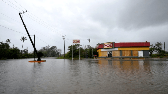 Мексику накрив ураган “Грейс”, вісім загиблих