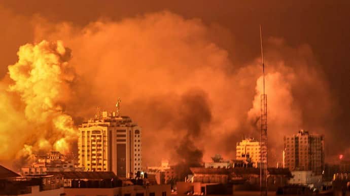 В секторе Газа мощные взрывы – CNN