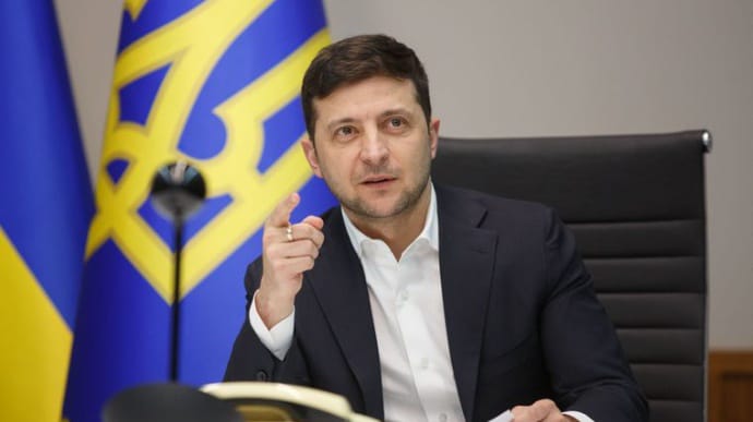 Через три тижні після рішення РНБО: Зеленський підписав санкції проти Януковича і Ко