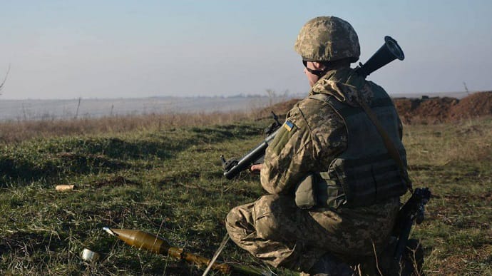 Российские оккупанты в Донбассе 12 раз били с запрещенного оружия