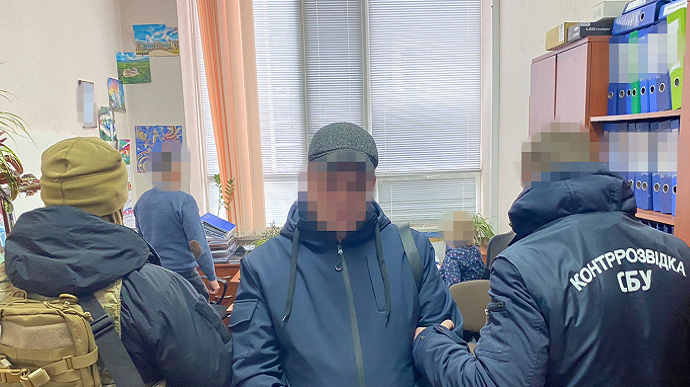 СБУ затримала працівника Укроборонпрому: корегував обстріли Києва та зливав розвіддані